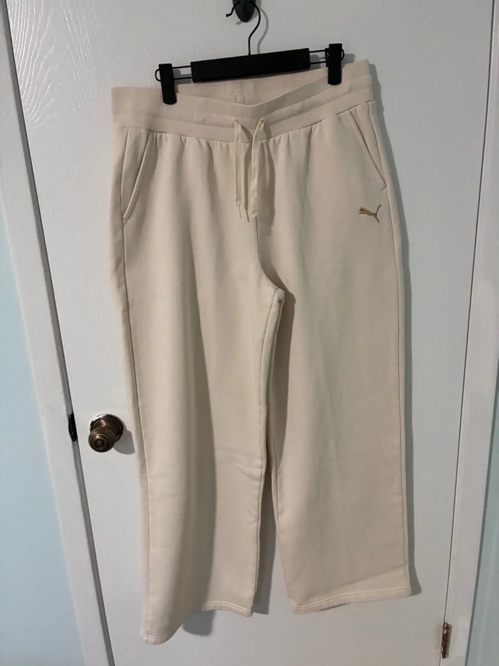 Puma Cream Sweatpants with Gold Logo - Picture 1 of 4